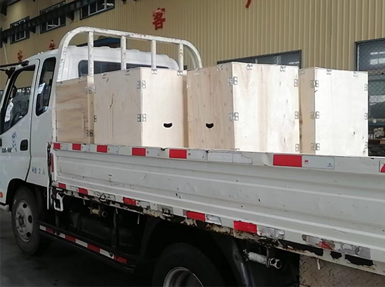 山東礦安重工一批氣動隔膜泵發往江蘇徐州