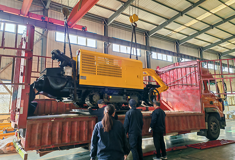 山東礦安重工生產的煤礦用清倉機裝車發貨